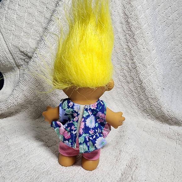 Vintage Troll Girl Summer Floral Outfit with Pink Pants and Yellow Hair - Picture 2 of 3